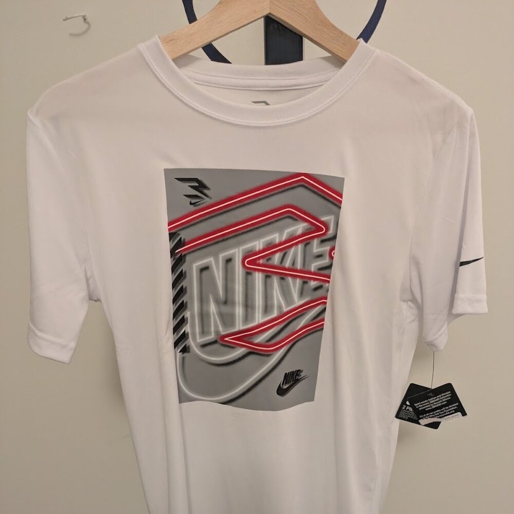 NWT Boy's Nike T-shirt